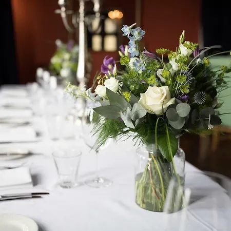 The Cleveland Tontine אורחן נורת'אלרטון